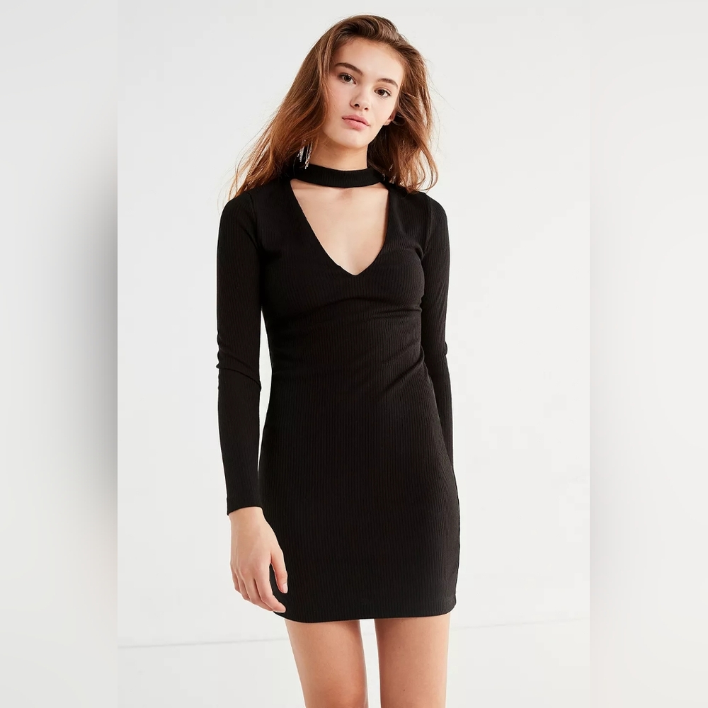 Urban Outfitters Tania Black Ribbed Mock-Neck Mini Dress. Size Medium